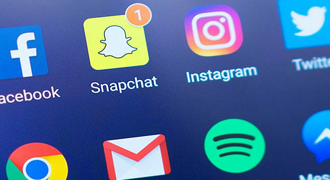 सोशल मीडिया