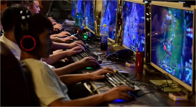 Young Chinese gamers vent anger on playing restrictions via SM