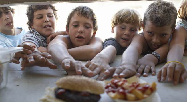 Spain mulls ban on junk food ads aimed at kids