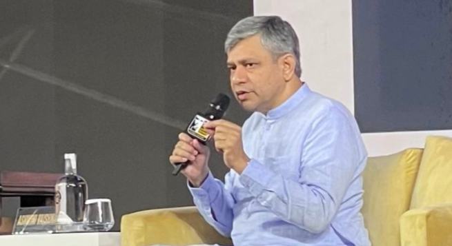 IT Minister reiterates govt. resolve on stricter SM accountability