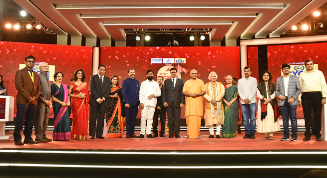 ABP felicitates personalities at ‘Majha Sanman Puraskar 2022’