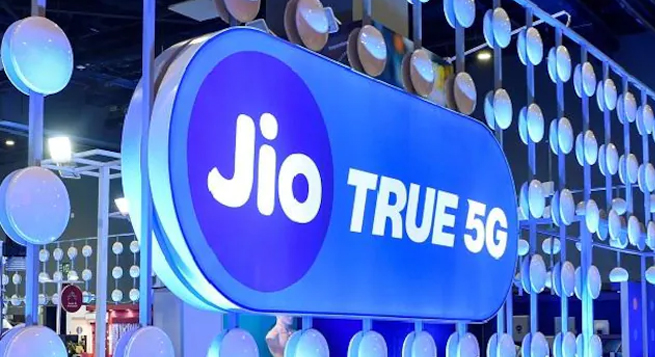 Reliance Jio, realme partner on 'True 5G' experience
