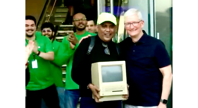 Cook opens Mumbai store amidst fanfare as Apple starts retail push