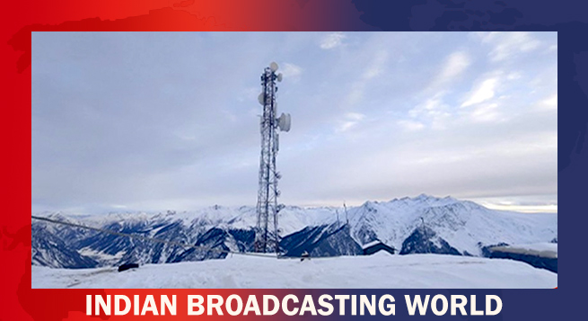 Telcos 2025 worries: fleeing customers & satcom players’ arrival